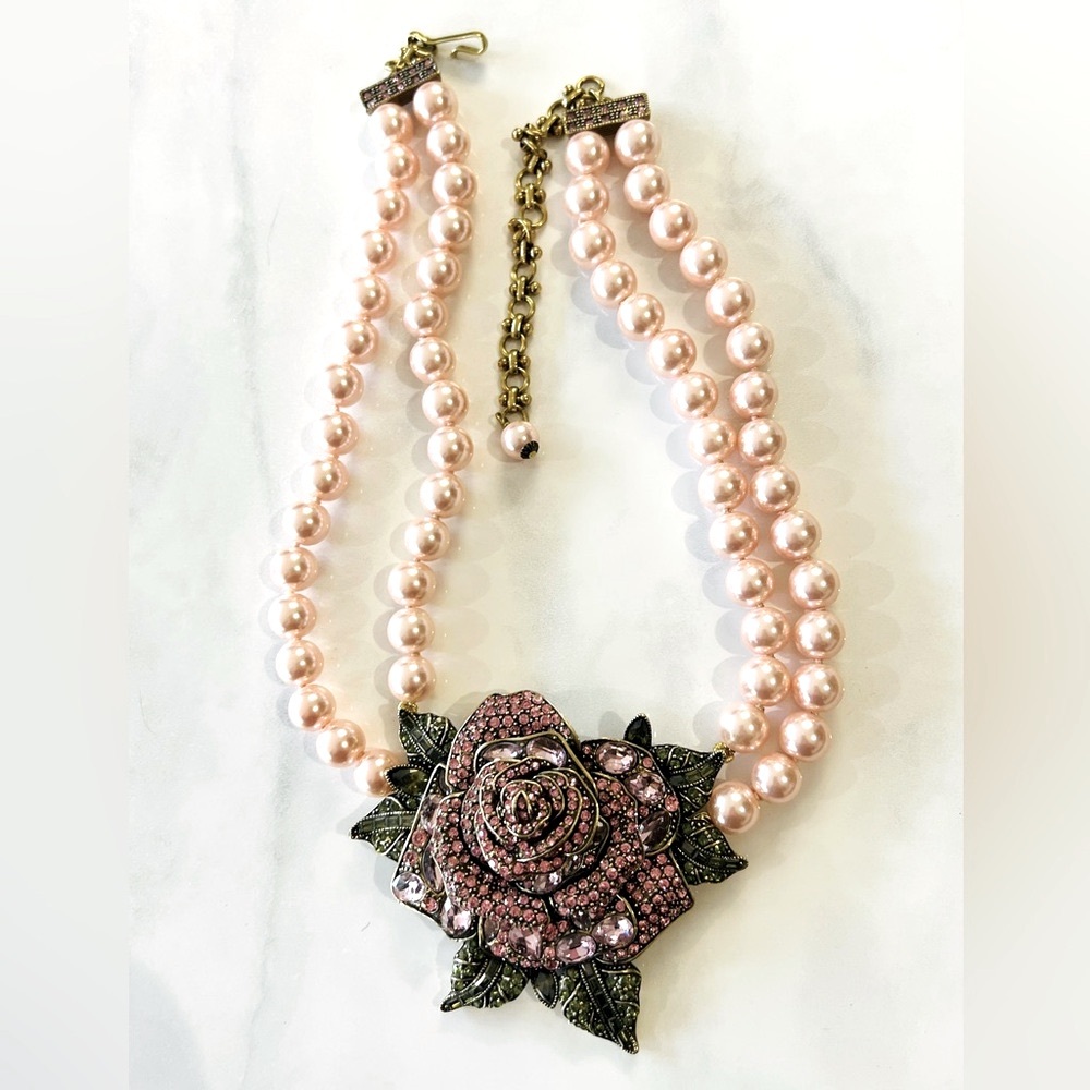 Heidi Daus “Beauty & The Beast” 🆕 necklace in bookshelf box, Swarovski Crystals